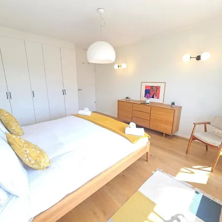 Lägenhet Comfort 2br Executive Flat With Terrace&patking-bon47 *